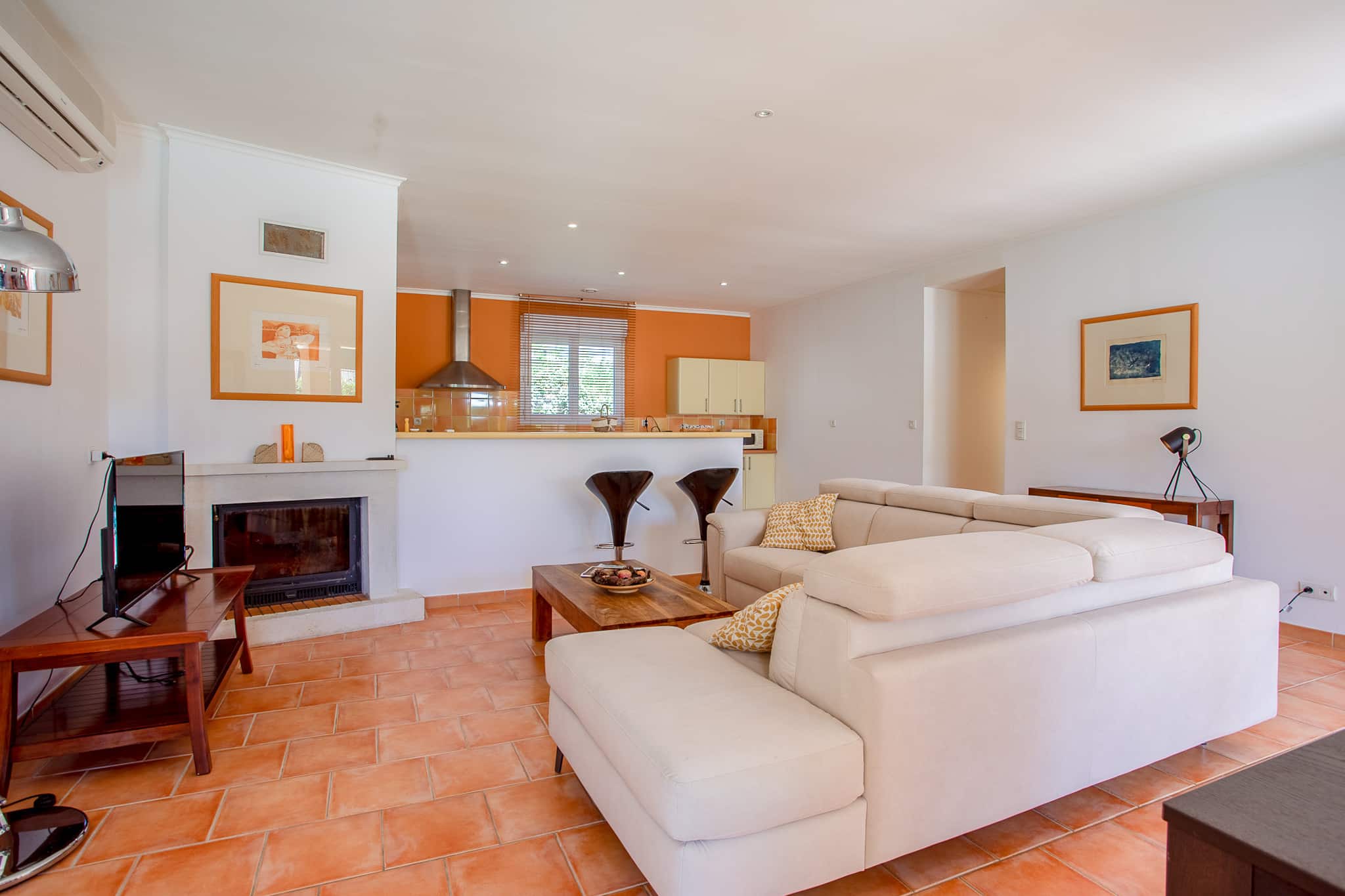 SALON VILLA 4 SALON VILLA 4